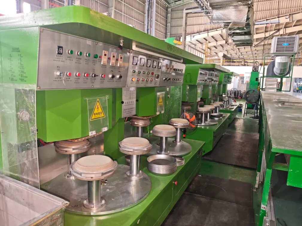 Mesin brazing dasar alat masak parantos dipasang di luar negeri.